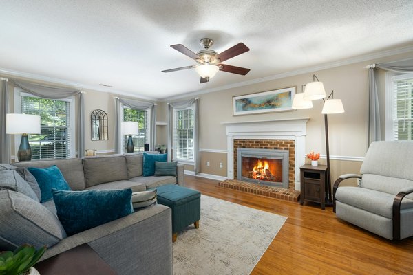 Découvrez des portails en aluminium personnalisables et 100% français