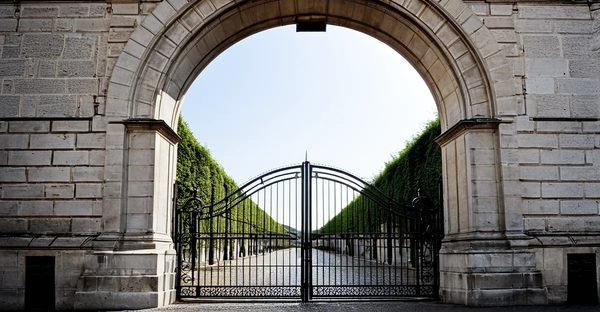 Le portail français : portails en aluminium 100% français et personnalisables